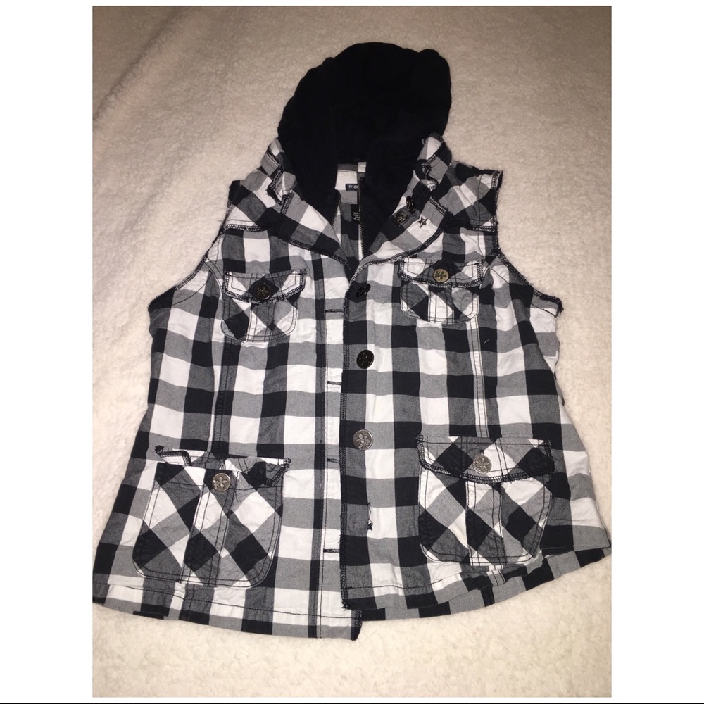 Sleeveless Jacket